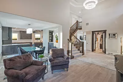 2373 E Bear Hills Cir, Draper, UT 84020 - Photo 9