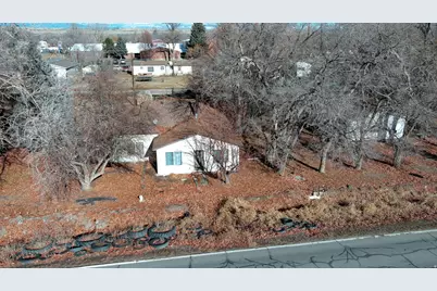 50 S 400 E, Myton, UT 84052 - Photo 5