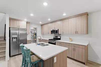 4958 S 475 W, Washington Terrace, UT 84405 - Photo 3