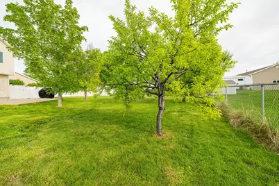 3951 W Baltimore Cir S, Syracuse, UT 84075 - Photo 37