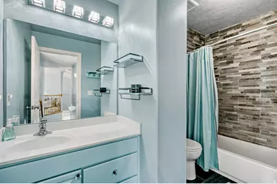 635 W 550 S, Centerville, UT 84014 - Photo 13