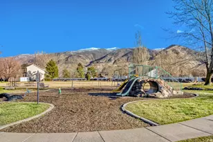 635 W 550 S, Centerville, UT 84014 - Photo 23