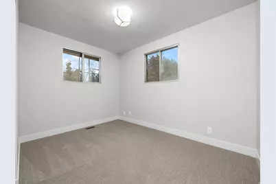 2702 E Oak Hills Dr, Layton, UT 84040 - Photo 11