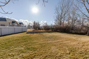 1076 E Hyrum Blvd, Hyrum, UT 84319 - Photo 9
