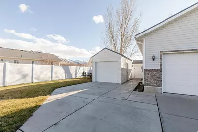 1076 E Hyrum Blvd, Hyrum, UT 84319 - Photo 3