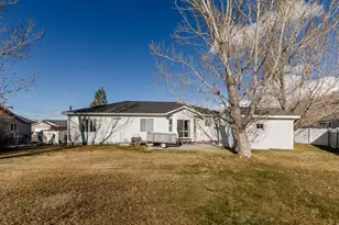 1076 E Hyrum Blvd, Hyrum, UT 84319 - Photo 7