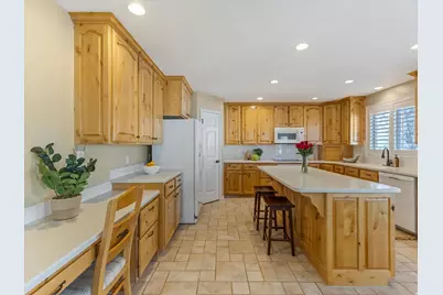 969 E Addington Cir S, Sandy, UT 84094 - Photo 9