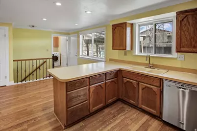 4374 S 2900 W, Roy, UT 84067 - Photo 9