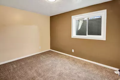 4374 S 2900 W, Roy, UT 84067 - Photo 17
