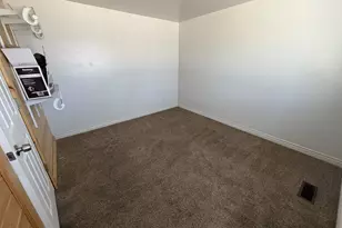 686 N 835 W, Orem, UT 84057 - Photo 7