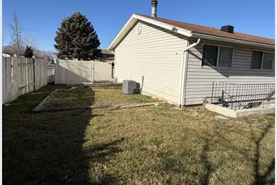 686 N 835 W, Orem, UT 84057 - Photo 33
