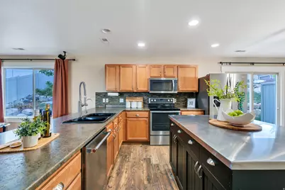 291 W Kestrel Dr, Saratoga Springs, UT 84045 - Photo 9