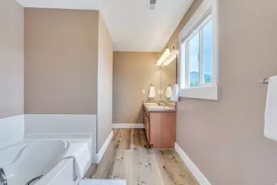 291 W Kestrel Dr, Saratoga Springs, UT 84045 - Photo 15