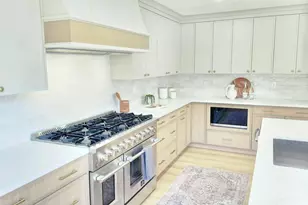 2099 E Worchester Dr S, Cottonwood Heights, UT 84121 - Photo 7