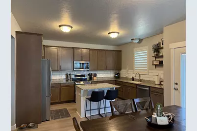 9288 N Tampa Dr, Eagle Mountain, UT 84005 - Photo 11