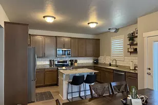 9288 N Tampa Dr, Eagle Mountain, UT 84005 - Photo 11