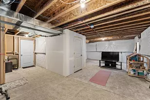 966 W Ruddy Clover Ln N, Saratoga Springs, UT 84045 - Photo 23