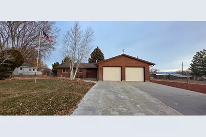 166 N State St, Fountain Green, UT 84632 - Photo 1
