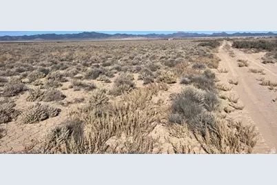 951 E-1567-0026-0000 #6, Beryl, UT 84714 - Photo 3