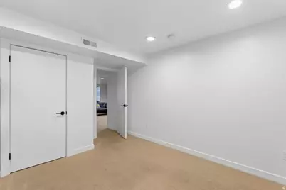 2136 S Elaine Dr E, Bountiful, UT 84010 - Photo 41