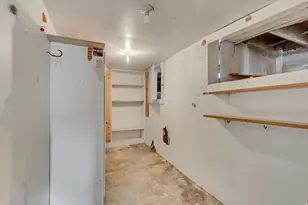 1724 S Shelmerdine Ct, Salt Lake City, UT 84115 - Photo 19