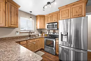 1065 E Fallbrook Way, Sandy, UT 84094 - Photo 7