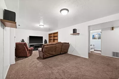 1065 E Fallbrook Way, Sandy, UT 84094 - Photo 23