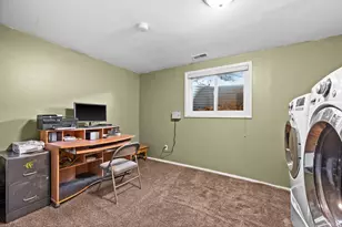 1065 E Fallbrook Way, Sandy, UT 84094 - Photo 27