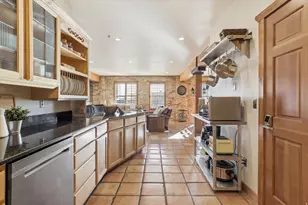 327 W 200 S, Salt Lake City, UT 84101 - Photo 9