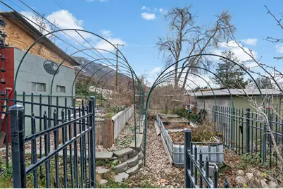 4085 S Olympic Way, Holladay, UT 84124 - Photo 27