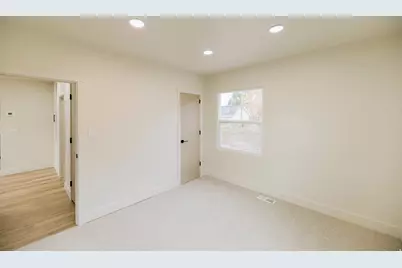 345 E 600 S, Centerville, UT 84014 - Photo 21