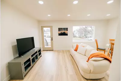 345 E 600 S, Centerville, UT 84014 - Photo 5