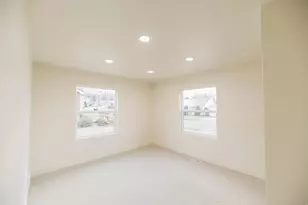 345 E 600 S, Centerville, UT 84014 - Photo 17