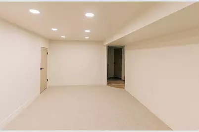 345 E 600 S, Centerville, UT 84014 - Photo 23