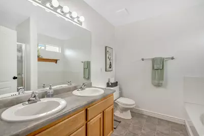 2264 E Loch Lomond Dr, Saratoga Springs, UT 84043 - Photo 17