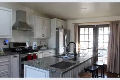 1051 S 900 W, Tooele, UT 84074 - Photo 7