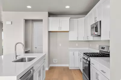 566 W Coyote Ridge Rd, Grantsville, UT 84029 - Photo 13