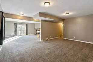 842 E 2150 S, Bountiful, UT 84010 - Photo 33