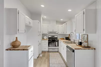 4302 Palmer Rd, Erda, UT 84074 - Photo 5