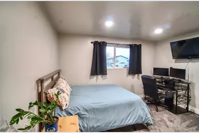 8129 W Armoridge Cir, Magna, UT 84044 - Photo 15