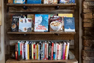 8867 S Easthills Dr E, Sandy, UT 84093 - Photo 21