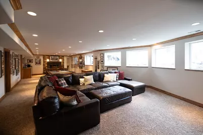 8867 S Easthills Dr E, Sandy, UT 84093 - Photo 47