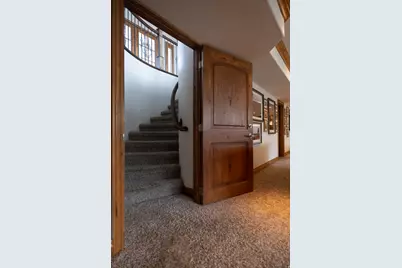 8867 S Easthills Dr E, Sandy, UT 84093 - Photo 45