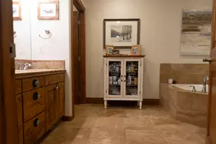 8867 S Easthills Dr E, Sandy, UT 84093 - Photo 37