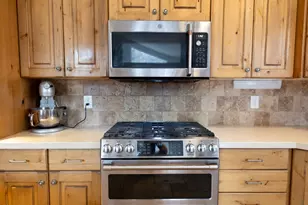 8867 S Easthills Dr E, Sandy, UT 84093 - Photo 23