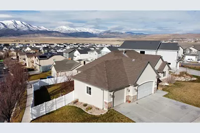 7817 N Blue Spruce Rd E, Eagle Mountain, UT 84005 - Photo 25