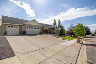 878 E 400 S, Smithfield, UT 84335 - Photo 3