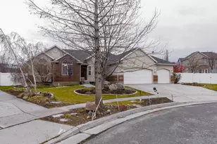 1862 W 1690 S, Woods Cross, UT 84087 - Photo 3