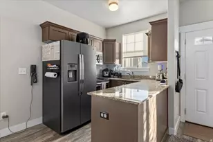 1792 E Skyline Dr, Eagle Mountain, UT 84005 - Photo 7