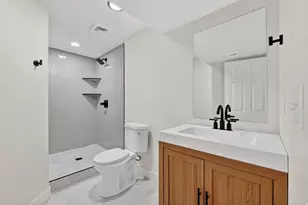 805 E Grenoble Dr, Midvale, UT 84047 - Photo 33